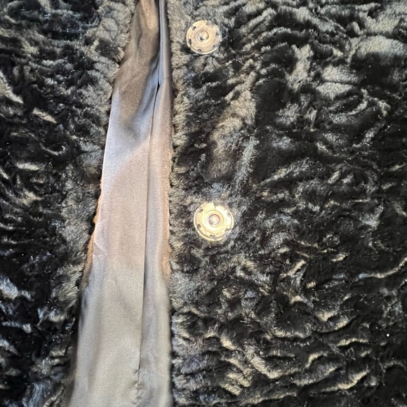 Pinko shrug black, faux fur size 6 preowned - Picture 3 of 7